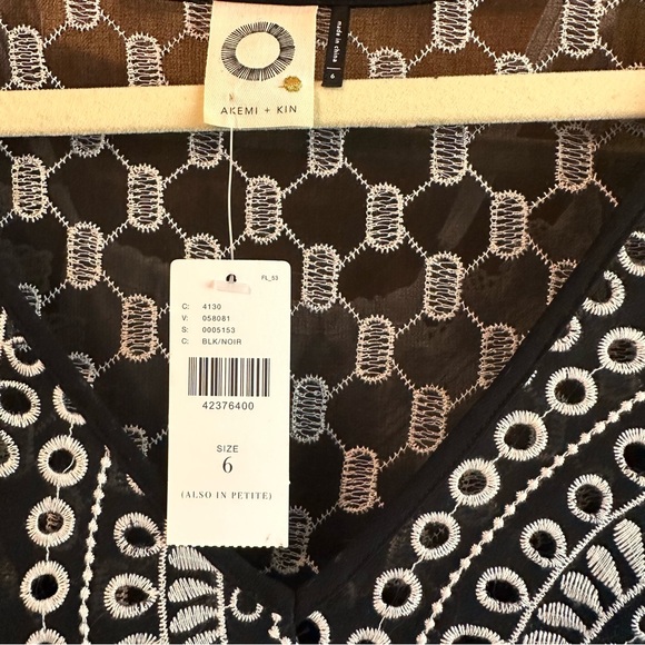 AKEMI + KIN ANTHRPOLOGIE Black White Floral Eyelet Embroidered Mini Dress Size 6 - Picture 12 of 12